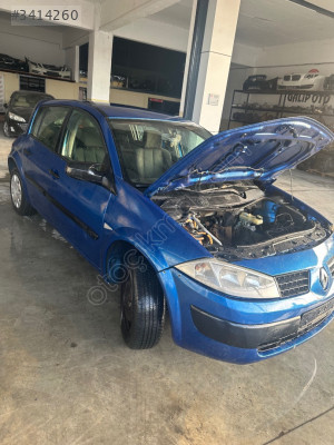 Megane 2 ön set panel kaput