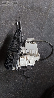 Jeep renegade sağ arka kapı kilidi komple orijinal