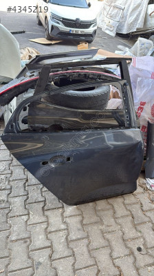Renault Megane 4 sağ arka kapı