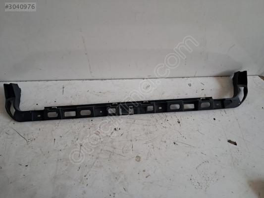 VOLKSWAGEN PASSAT B6 ARKA TAMPON ORTA BRAKETİ