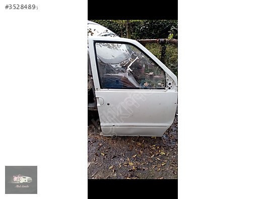 Nissan Nissan Vanette 2000 model sağ ön kapı orjinal çıkma