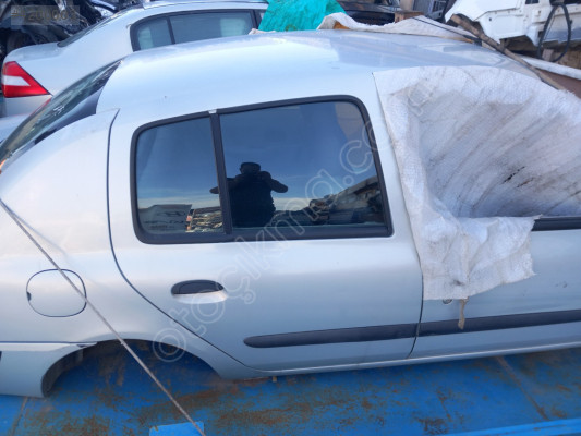 Renault clio sağ arka kapı komple dolu komple