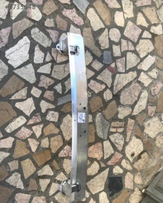 Peugeot 208 ön tampon demiri 9824784680