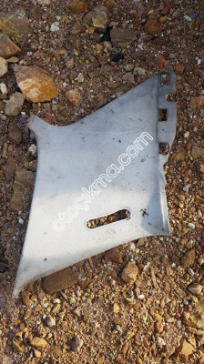 Volkswagen Golf 4 Sağ Arka Direk Plastiği yedek parça