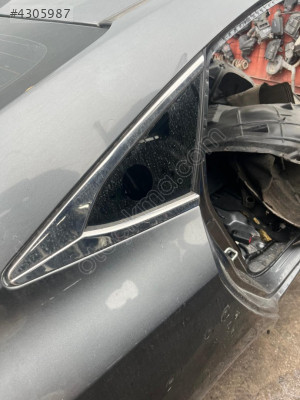 HONDA CİVİC SAĞ ARKA KELEBEK CAMI