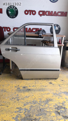 Mercedes 190 W201 sağ arka kapı hatasız sökme