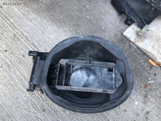 BMW 1 SERİSİ F20 F21 YAKIT DOLUM KAPAĞI 7238095