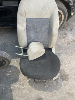 Fiesta koltuk başlığı