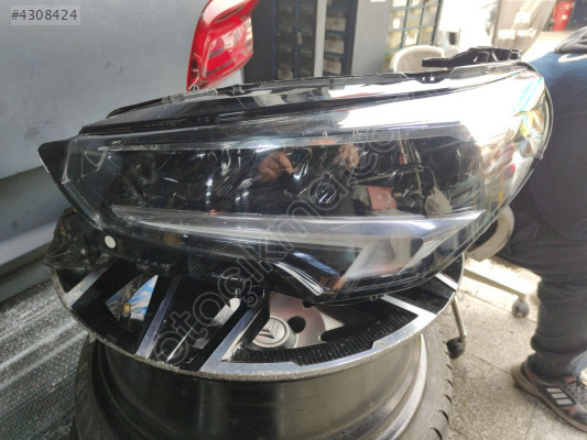 Opel Corsa fiyat sol ön far ledli