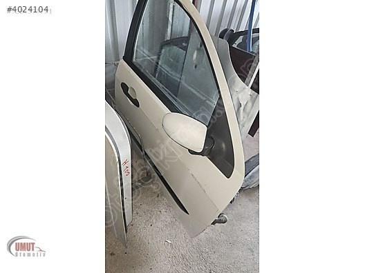 Ford Focus 1 sağ ön kapı