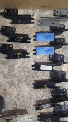 Mazda 323kaput menteşesi