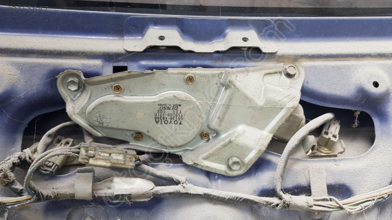 Toyota starlet arka silecek motoru çıkma