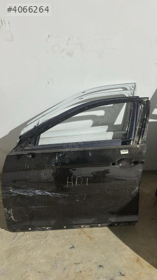Volkswagen passat 15-21  sol ön kapı ufak hasarlı
