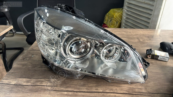 MERCEDES C SERİ W204 XENON SAĞ FAR