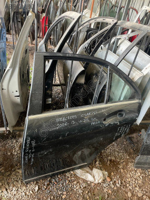 MERCEDES C SERİSİ SOL ARKA KAPI ÇIKMA ORJİNAL