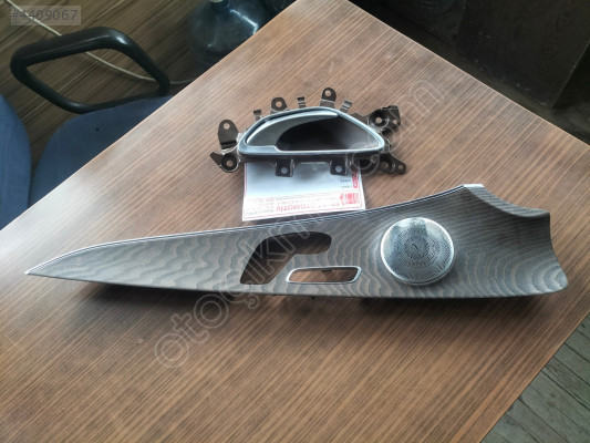 MERCEDES E CLASS W213 AMG SAĞ KAPI İÇ AÇMA KOLU VE DÖŞEME ÇIKMA