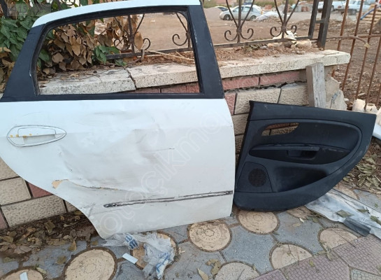 Fiat linea arka sağ kapı Orjinal çıkma