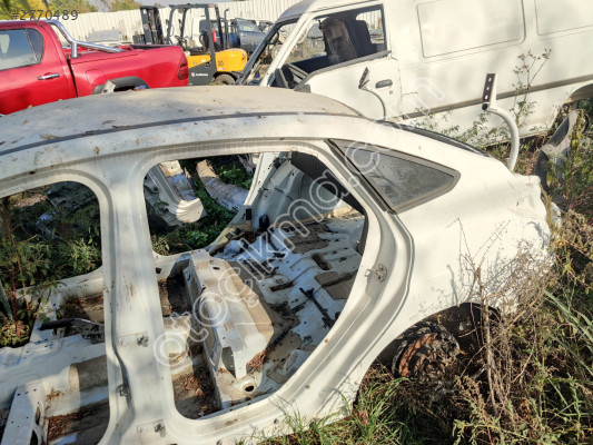 FORD FOCUS 3.5 KESME TAVAN ARKA ÇAMURLUKLAR ÜÇEL OTO ÇIKMA BURSA