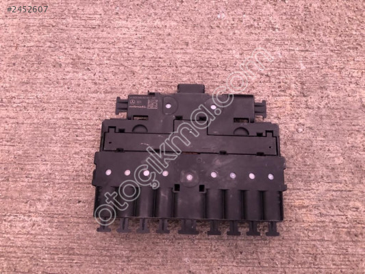 MERCEDES S SERİ W223 SİGORTA KUTUSU 2235408344
