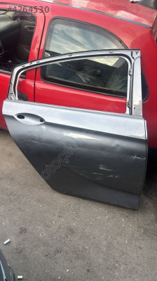 Opel insignia b sağ arka çıtır hasarlı kapı orjinal