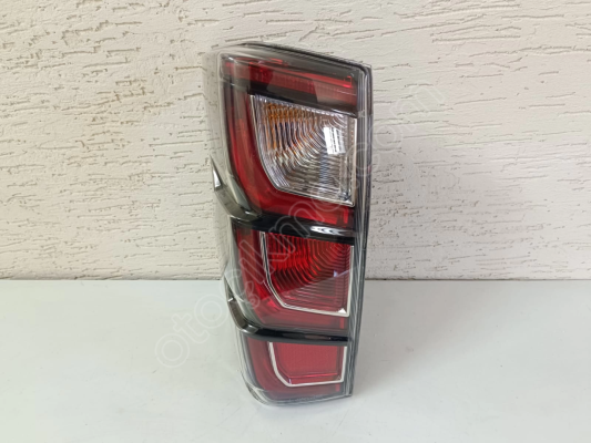 İSUZU D-MAX SOL ARKA STOP LAMBASI SIFIR 2024-2026