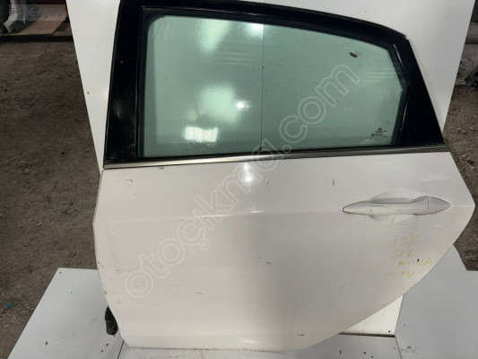 İ30 sol arka kapı 2012-2016 hyundai