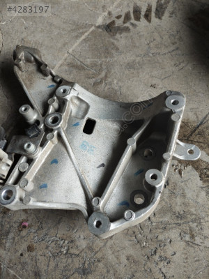 55284807 Egea 1.6 Ad blue Dizel otomatik Klima Kompresörü ayağı