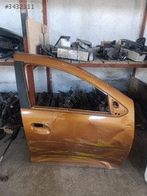 Dacia Duster sağ ön kapı