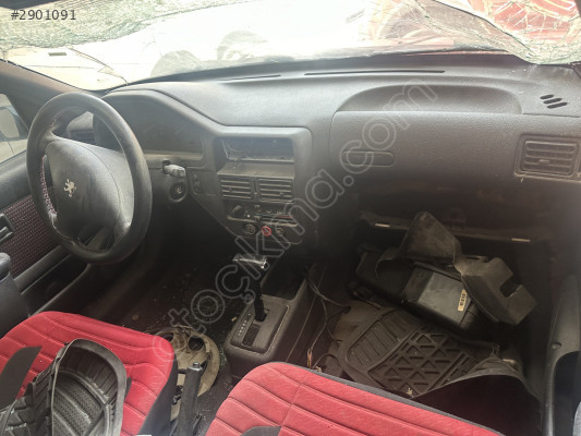 Peugeot 106 gösterge çerçevesi