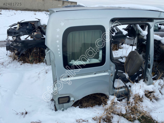 Kangoo Sağ Arka Çamurluk Hatasız Orijinal Çıkma