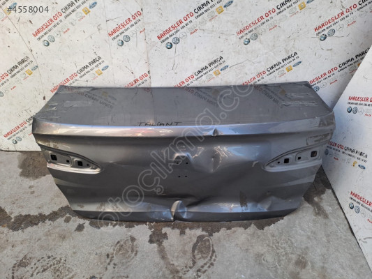 Renault taliant arka bagaj kapağı (hasarlı parça)