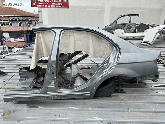MERCEDES C SERİSİ W204 SOL ARKA ÇEYREK ÇAMURLUK