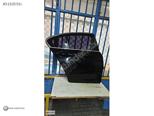 BMW F10 SİYAH SAĞ ARKA KAPI ( ORJİNAL )