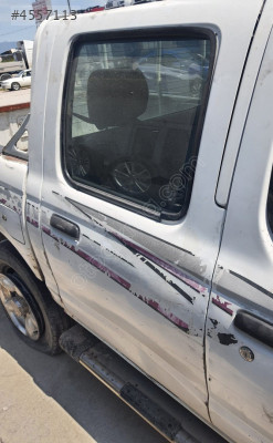 nissan skystar 1999 sağ arka kapı (son fiyat)