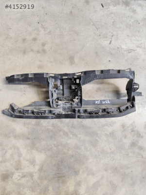 BMW U11 X1 ÖN PANJUR MASKE