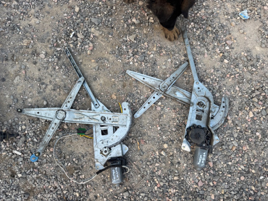 Renault Kangoo Cam Krikosu Motorlu Sağ Sol adet