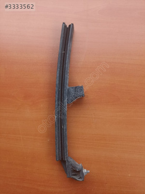 Renault Clio 5 sağ arka kapı cam kızak direği