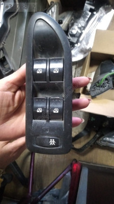 Renault Laguna bir sol cam düğmesi