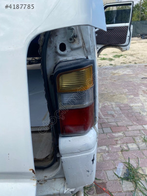MİTSUBİSHİ L300 SAĞ ARKA ÇAMURLUK