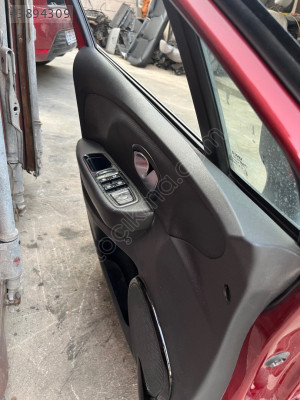 Renault Clio 4 Sol Ön Kapı Döşemesi