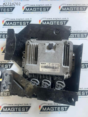 Renault Trafic 1.9 DCI Motor Beyni 0281011529 8200389519