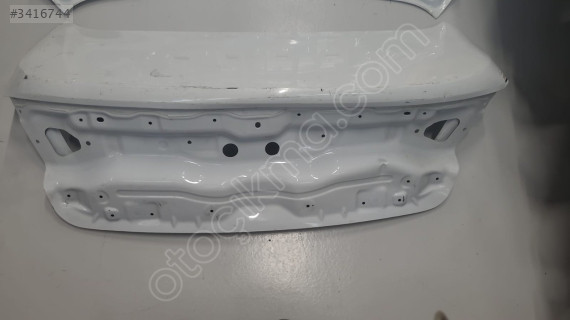 RENAULT MEGANE ORİJİNAL ÇIKMA BAGAJ KAPAĞI