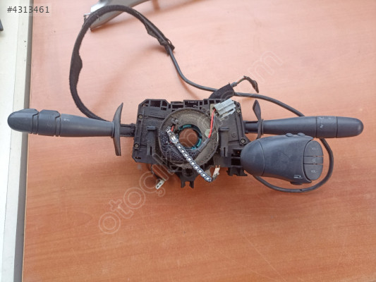 Renault Clio 1-2 Silecek Ve Far Kolu