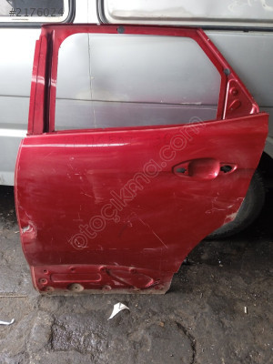 Peugeot 3008 sol arka kapi