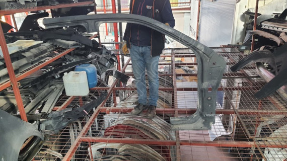 jeep garnd cherokee  sağ yan duvar sacı sefalılar oto cıkma
