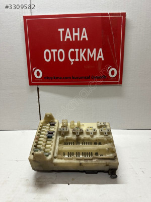 93BG 14K150 AD 0124001 Ford Mondeo Sigorta kutusu