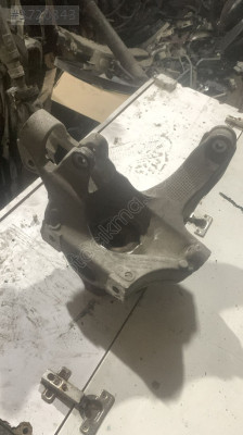 982505436A Boxster Sağ Arka Direksiyon Mafsal Taşıyıcı - Por