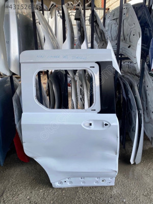 2025 Ford Courier sağ arka kapı beyaz