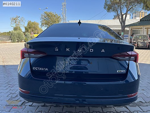 SKODA OCTAVİA ARKA TAMPON ORJİNAL ÇIKMA (DOLU) - 5E6807421