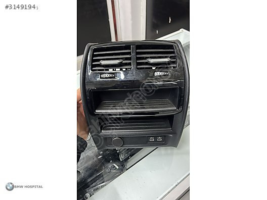 BMW G30 5 SERİSİ ARKA ÜFLEME ŞARJLI KONSOL ÇIKMA ORJİNAL